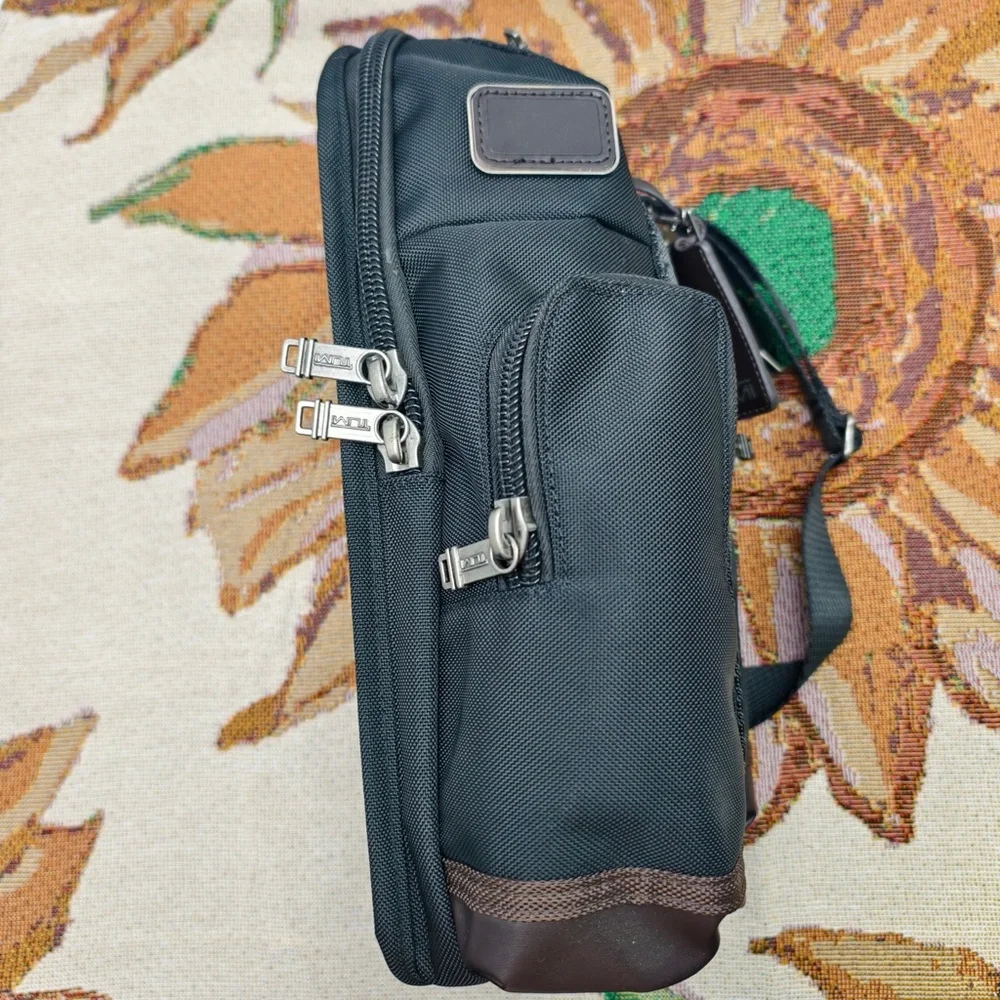 🌺Tumi Alpha Bravo Monterey Sling Bag